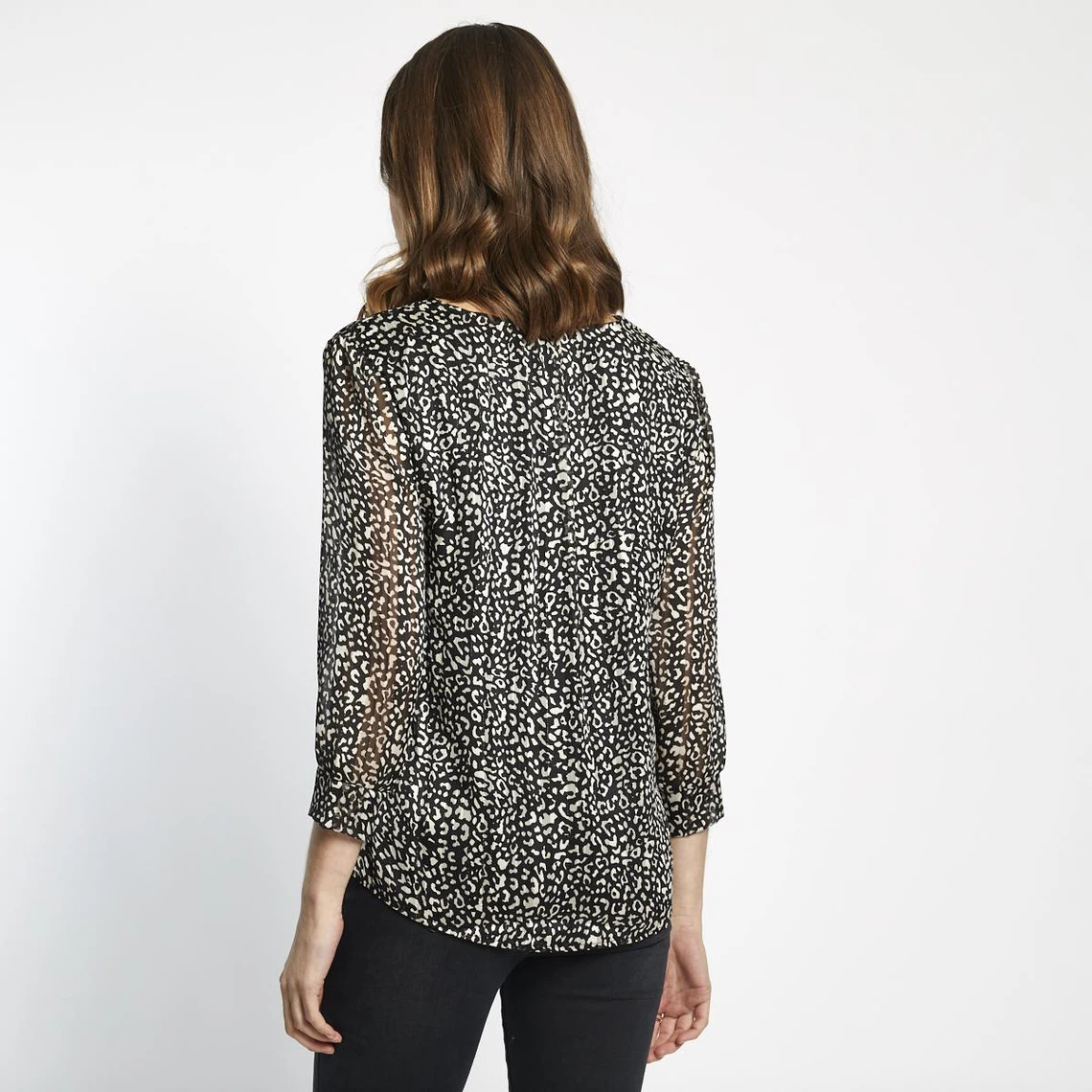 Blouse Col V Imprimée Léopard Célia | Blouse 3 SUISSES – Image 3