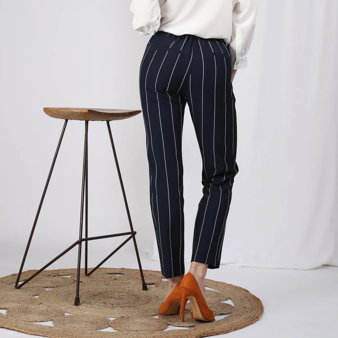 Pantalon Rayé Taille élastique Poches Et Pinces Dos Femme - Rayé Bleu Marine | 3 SUISSES – Image 3