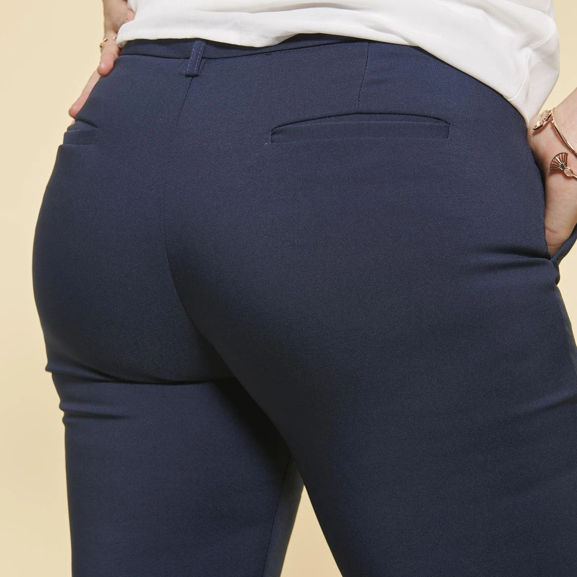 Pantalon Uni Poches Et Pinces Femme - Bleu Marine | 3 SUISSES – Image 4